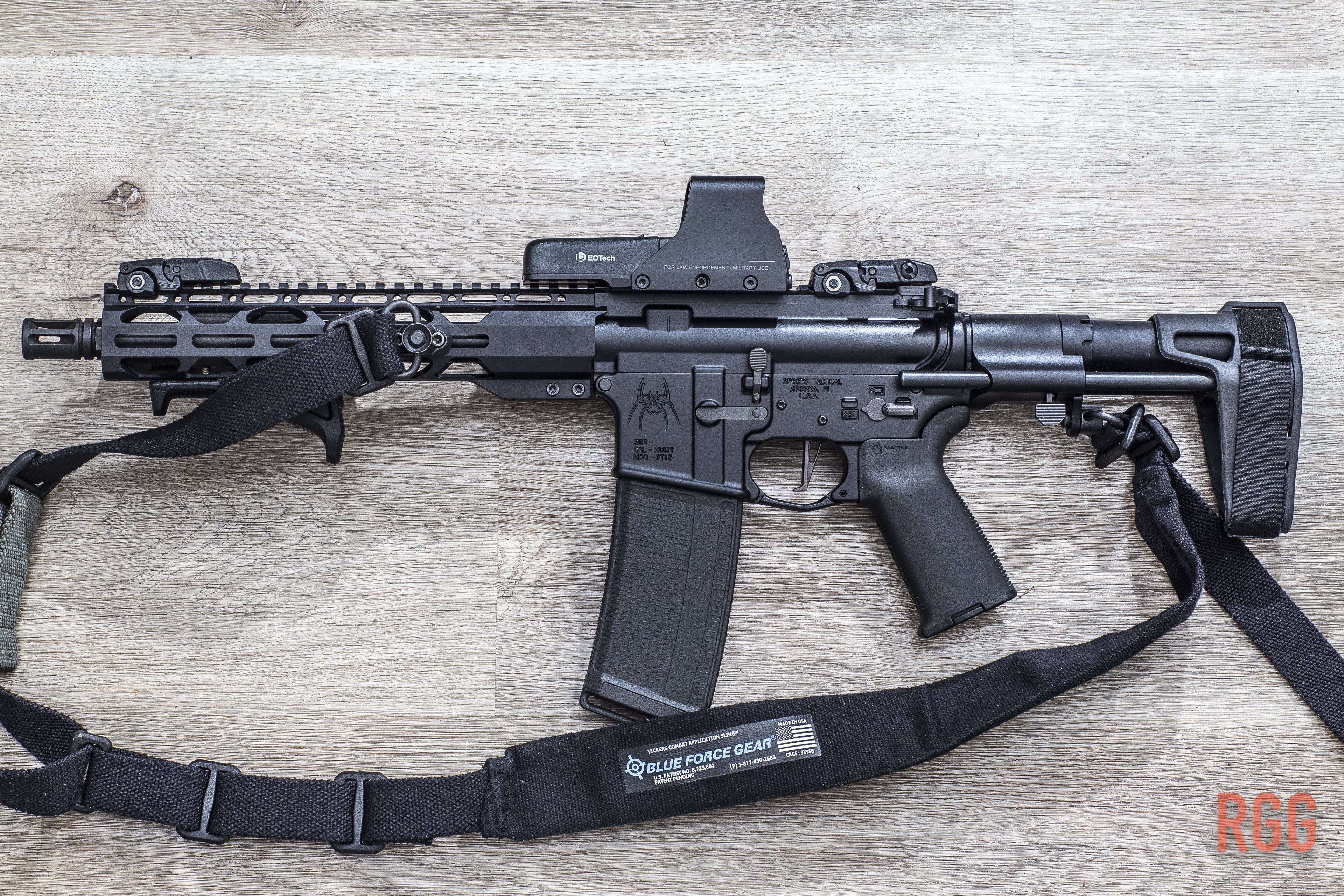 An AR-15 pistol waiting to be rattlecanned.